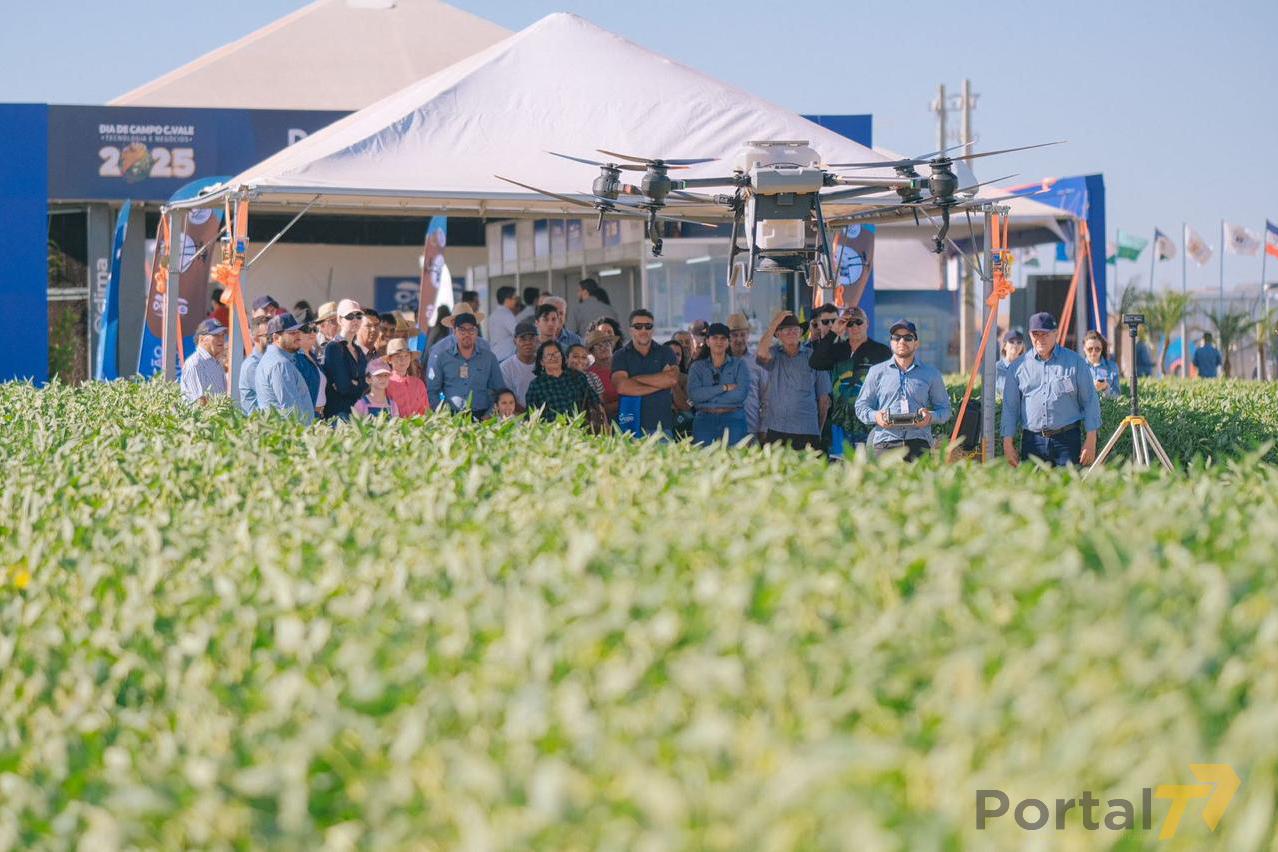 Dirigentes do Simepar participaram do Dia de Campo da cooperativa C.Vale, em Palotina, na terça-feira (14)