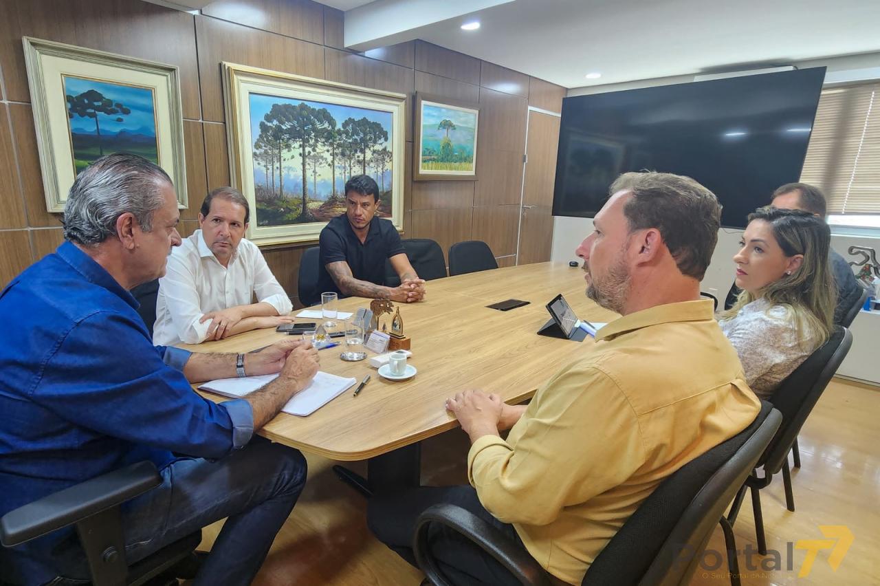 Micheletto busca fortalecimento do CIMVAP em Curitiba