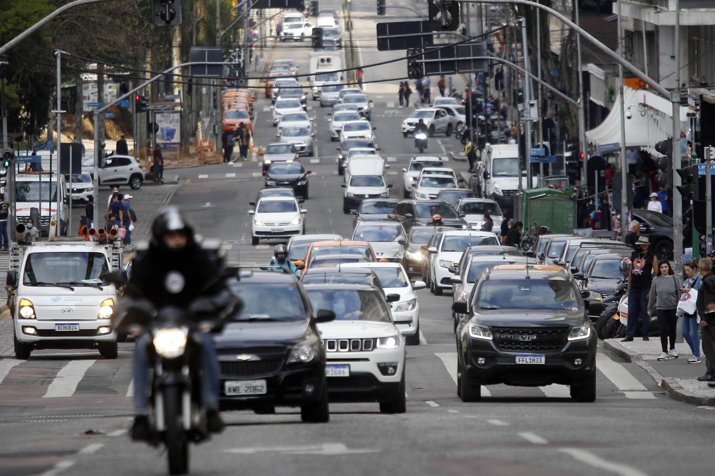 Prazo para pagamento do IPVA 2025 de veículos com final de placa 5 e 6 encerra nesta terça