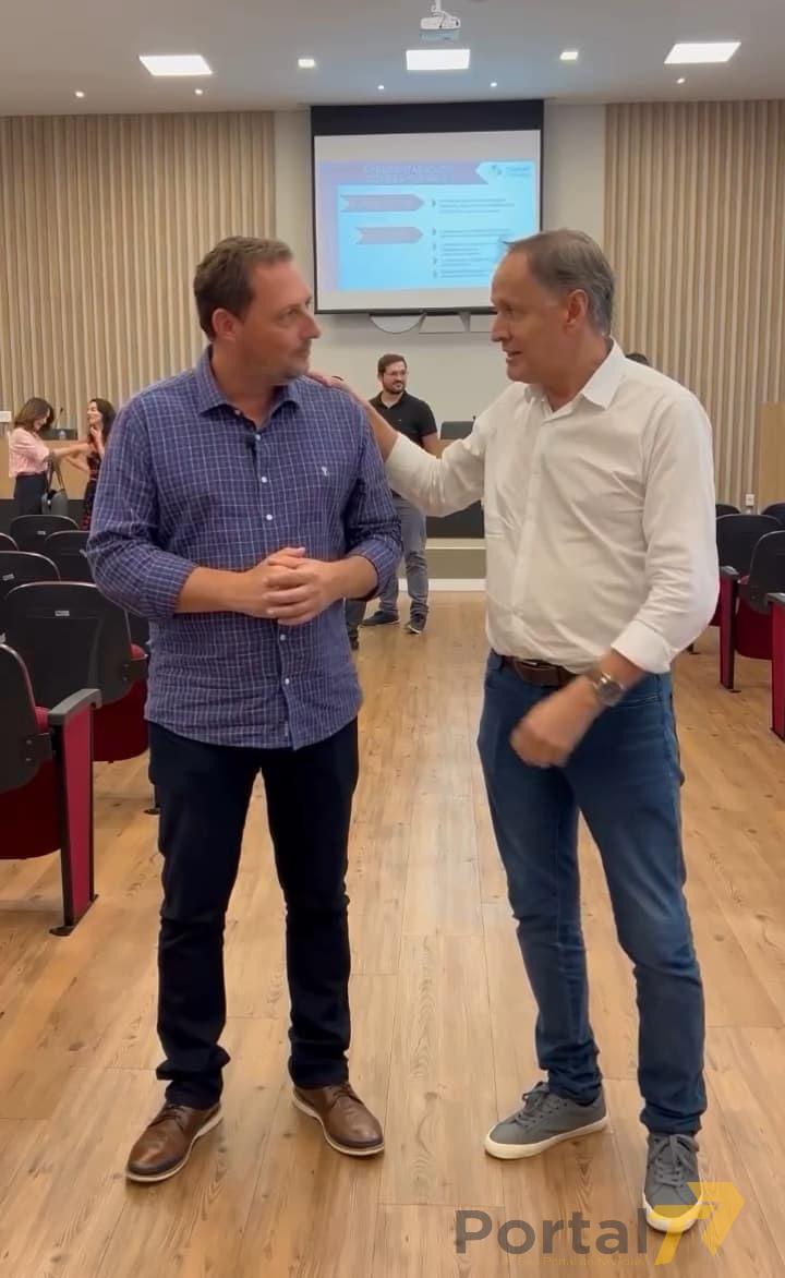 Prefeito de Terra Roxa Ivan Reis é eleito vice-presidente do Cimvap