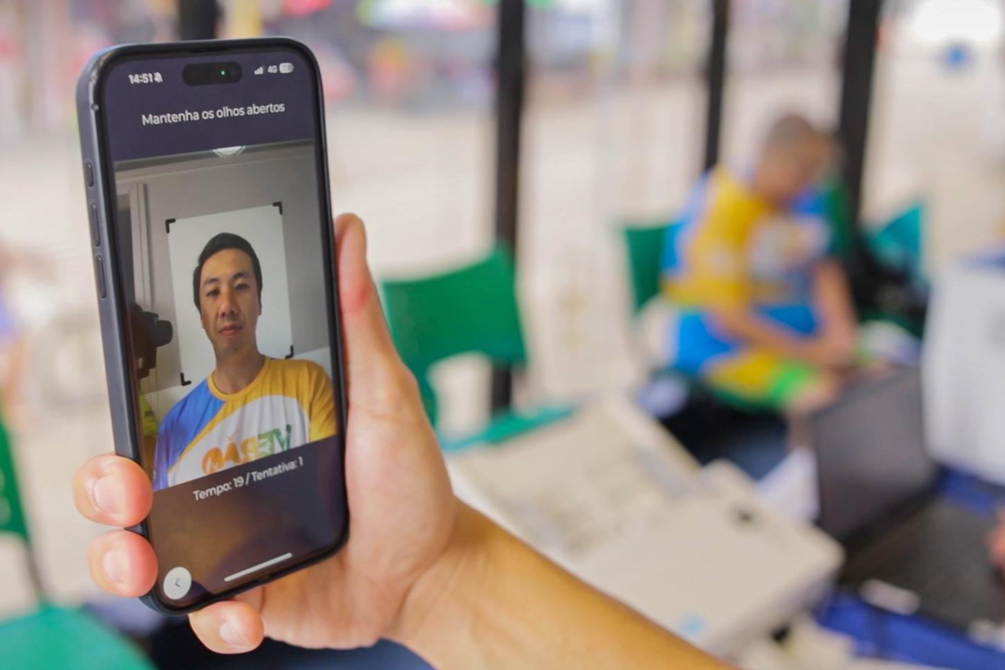 Selfie e agilidade: Detran-PR lança autobiometria para atualização de foto da CNH