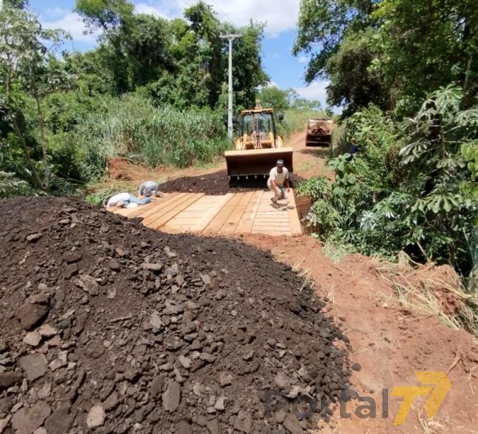 Terra Roxa - Revitalização da Ponte na Estrada Água do Caracol é Concluída em Terra Roxa