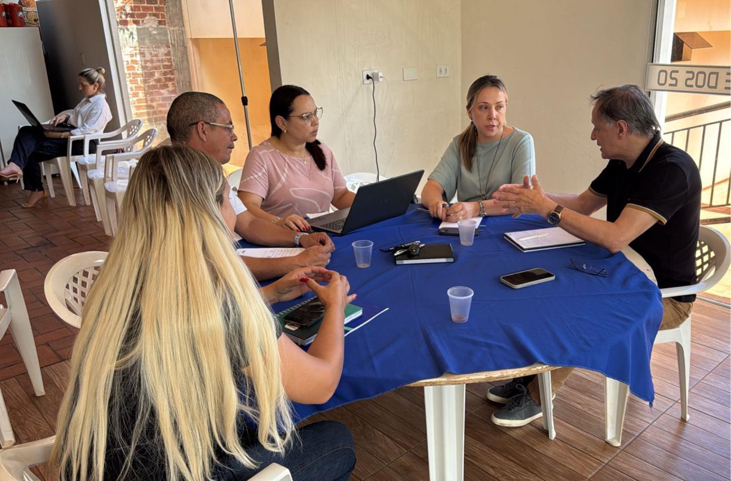 Terra Roxa - Equipe da administração participa de reunião estratégica com o Sebrae