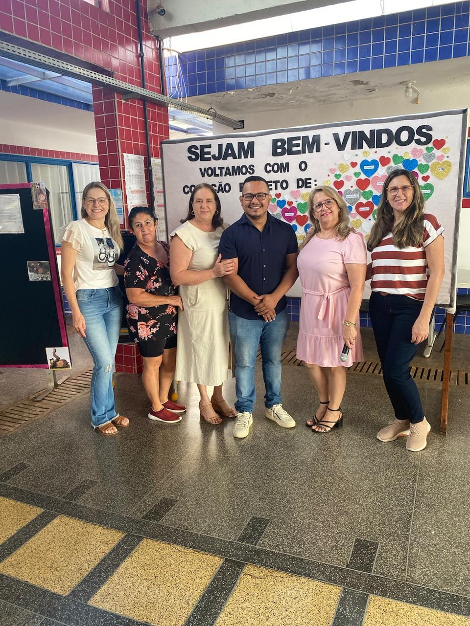 Terra Roxa- Vice-prefeita e secretário de Educação visitam escolas municipais no primeiro dia de aula