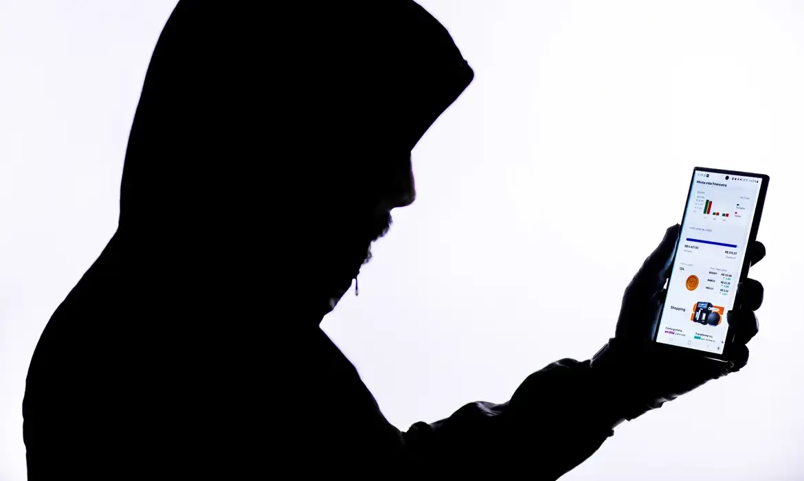 Febraban alerta para golpes praticados contra consumidores