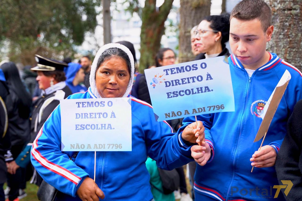 Caminhada reforça apoio às escolas especializadas e defende educação inclusiva
