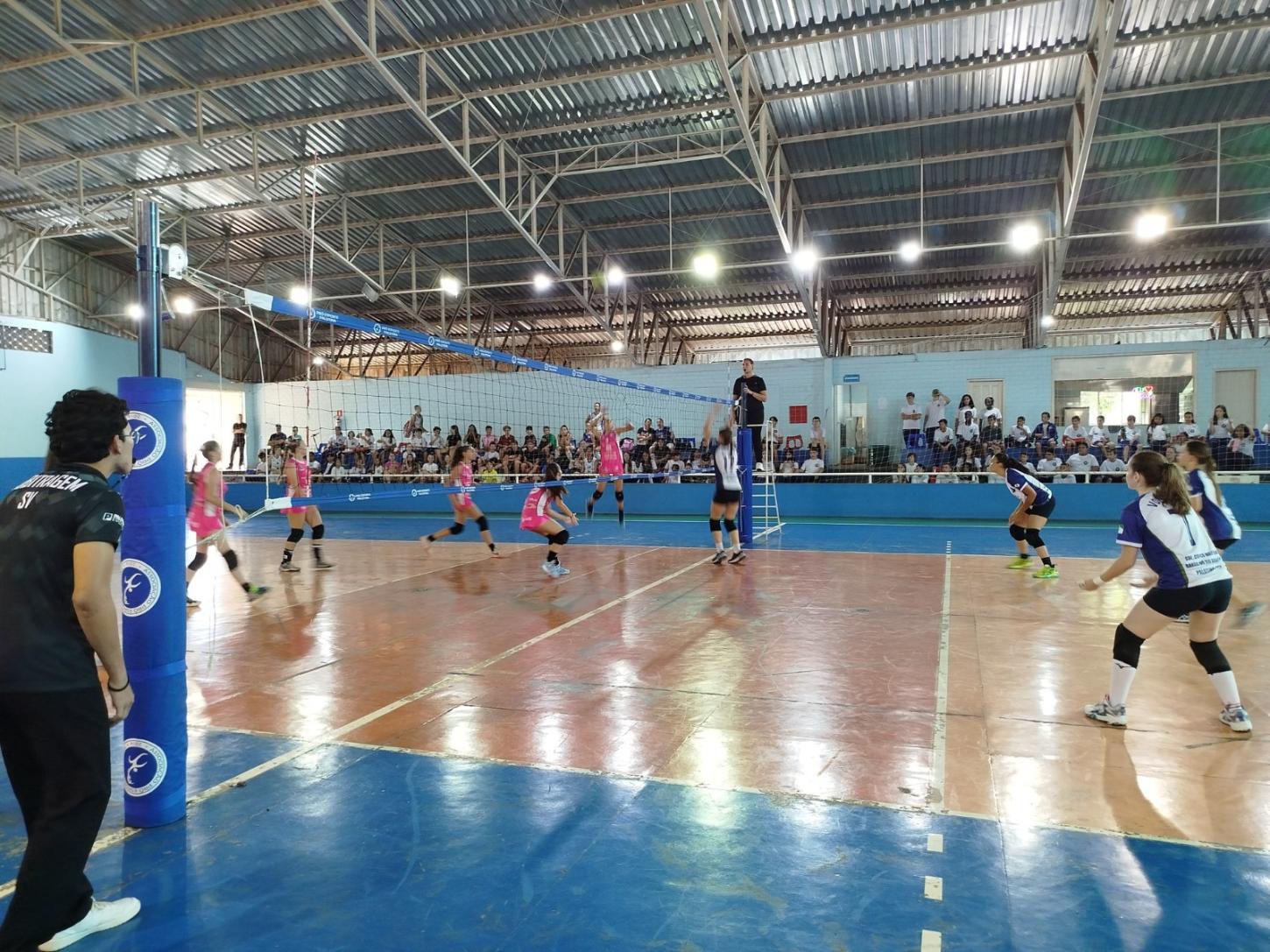 Palotina sedia etapa da Copa Integração de Voleibol Feminino