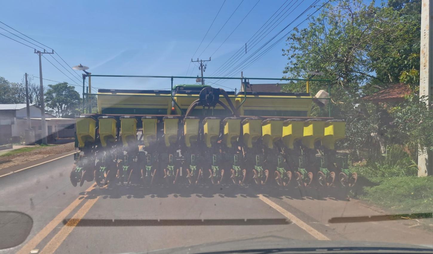 Motoristas devem redobrar a atenção com aumento de máquinas agrícolas nas rodovias