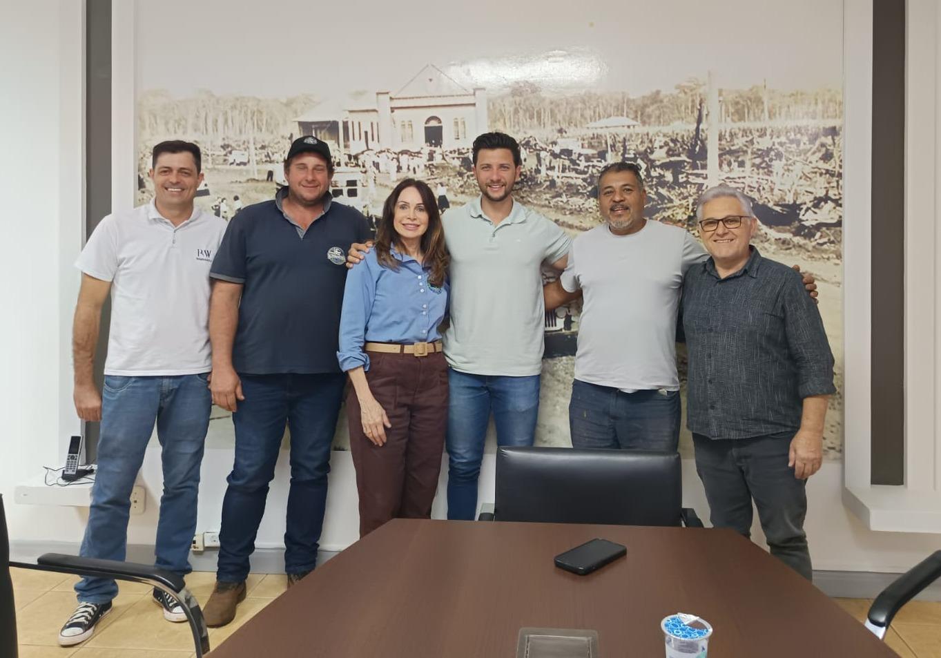 Organizadores da etapa do Paranaense de Velocidade na Terra visitam prefeito Rodrigo