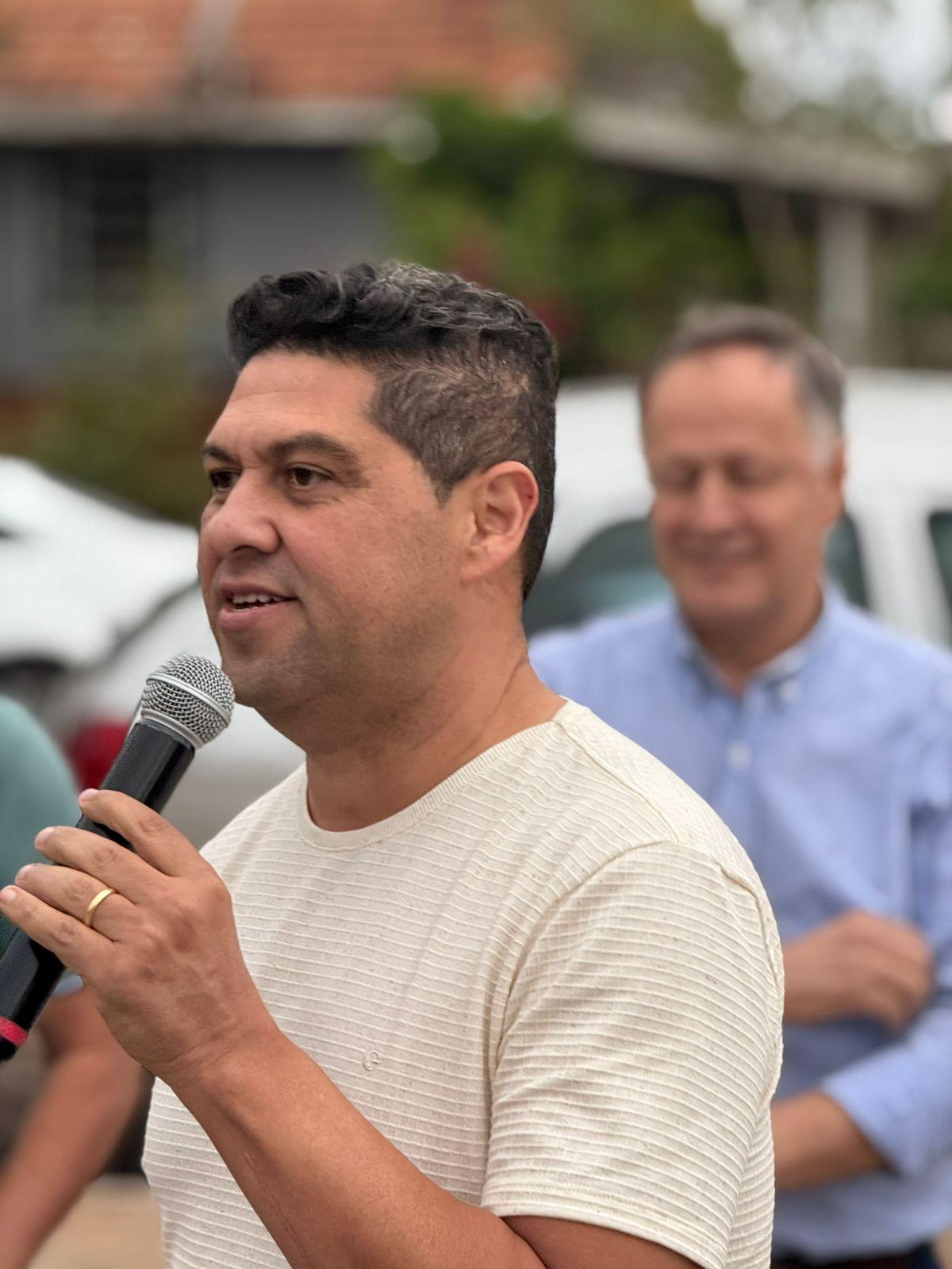 Valtinho ex-prefeito de Assis e assessor do deputado Sergio Souza participa da inauguração da Praça Tokuji Matsubara em Terra Roxa