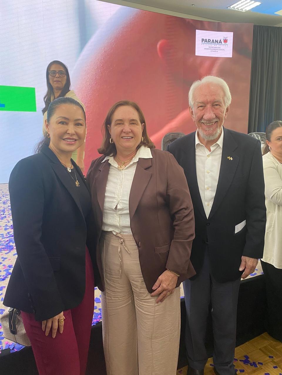 Vice-prefeita de Terra Roxa participa de entrega de kits maternidade do programa Nascer Bem Paraná
