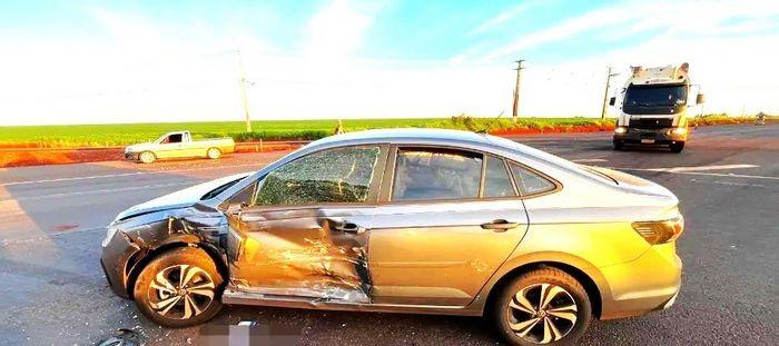 Palotina: Duas mulheres ficam feridas em acidente na PR-182 no treo que da acesso ao frigorifico C.Vale