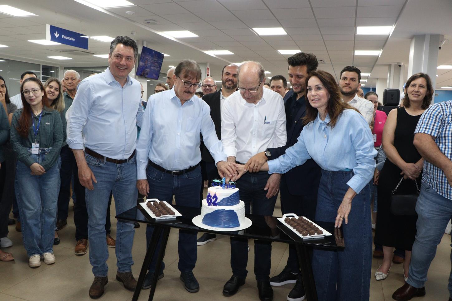 Prefeitura de Palotina participa das comemorações pelos 62 anos da C.Vale