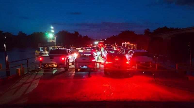 Balsa do Rio Piquiri na BR-272 inicia travessias noturnas, entre Terra Roxa e Francisco Alves