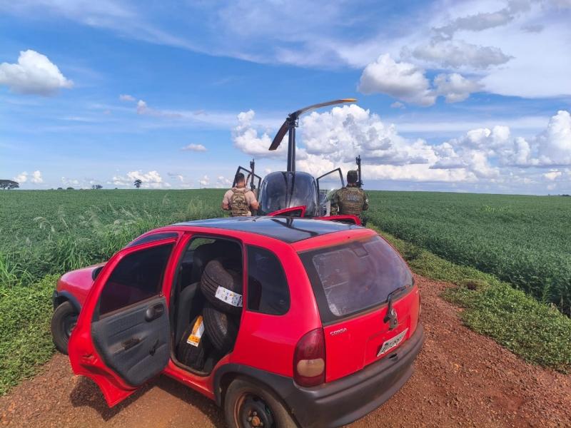Com apoio de helicóptero, carro com cigaros e pneus contrabandeados é apreendido em Guaíra