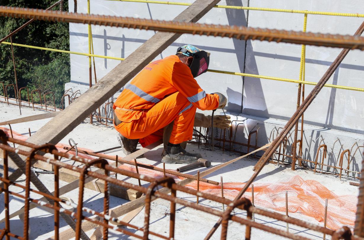 Semana começa com 17,9 mil vagas de emprego em todo Paraná