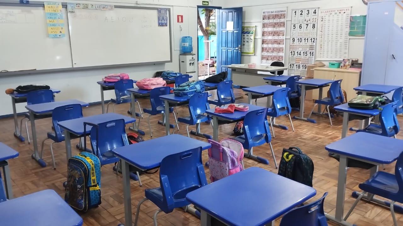 A Prefeitura de Maripá vem a público prestar esclarecimentos à comunidade a respeito do conjunto de carteiras e cadeiras escolares recentemente adquiridas para uso na rede municipal de ensino.