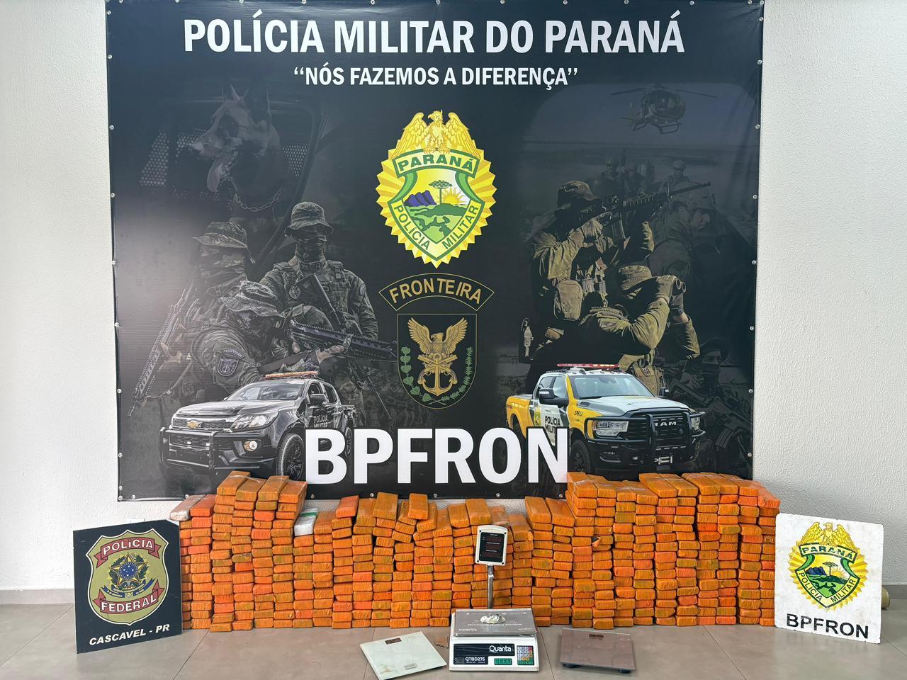 BPFRON e Polícia Federal apreendem quase 300 quilos de maconha em Cascavel
