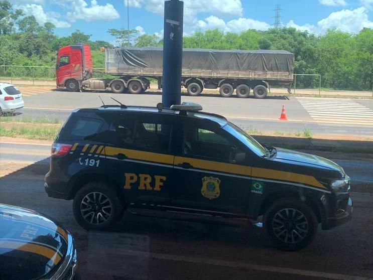 Caminhão é recuperado e homem é preso por receptação na BR-163 em Guaíra