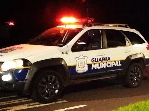 Casal é rendido e vítima de roubo em residência de Guaíra