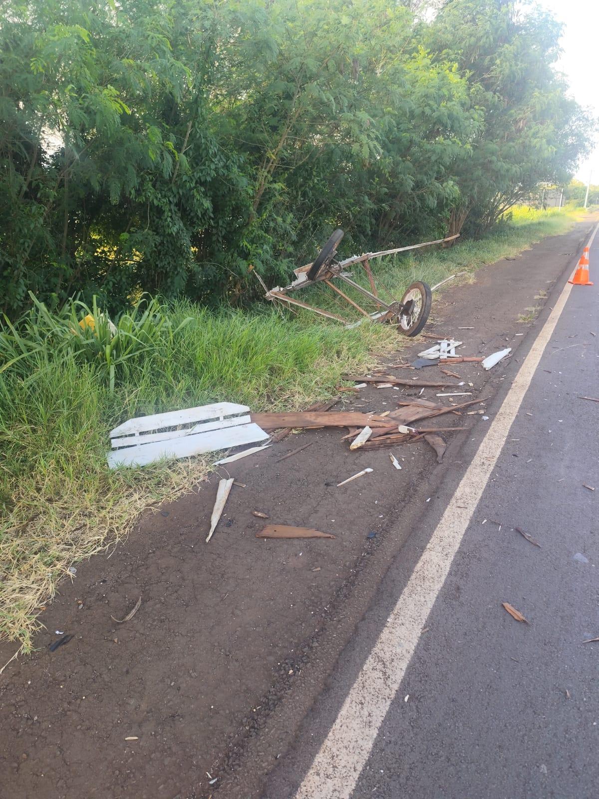 Colisão entre caminhonete e carroça deixa feridos na PRC-272 em Francisco Alves