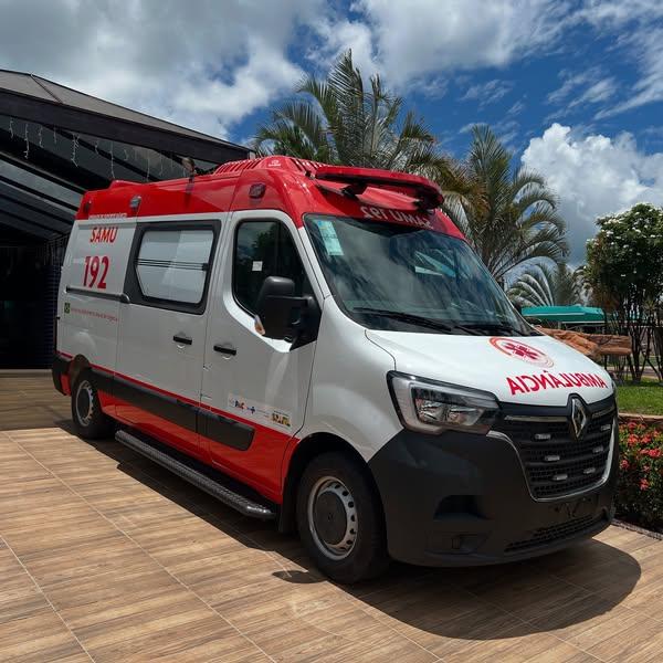 Homem em surto é contido e encaminhado ao hospital com apoio da PM e do SAMU em Palotina