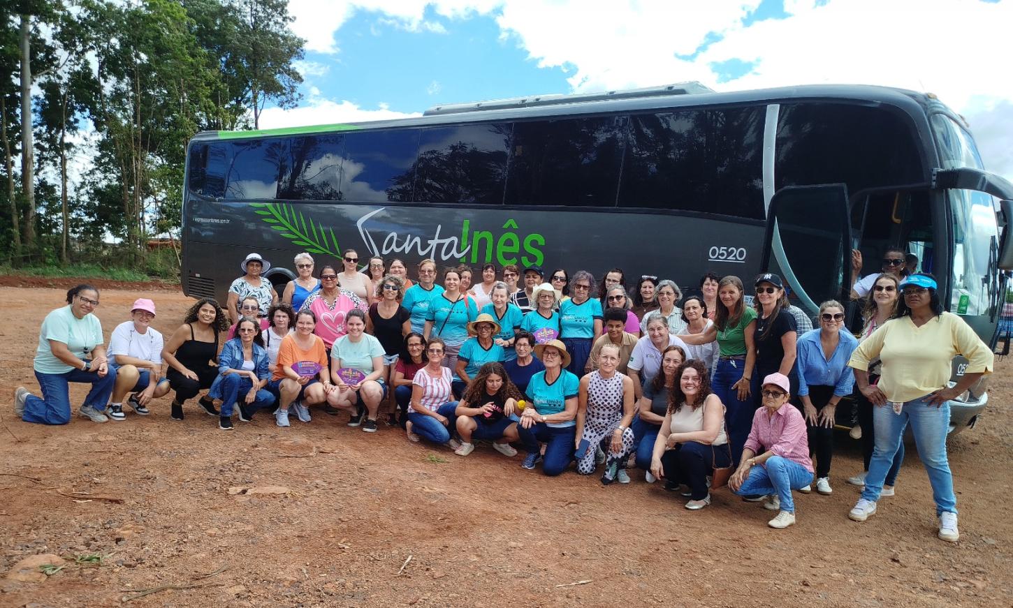 Lideranças dos Clubes da Mulher de Palotina visitam o Show Rural em Cascavel