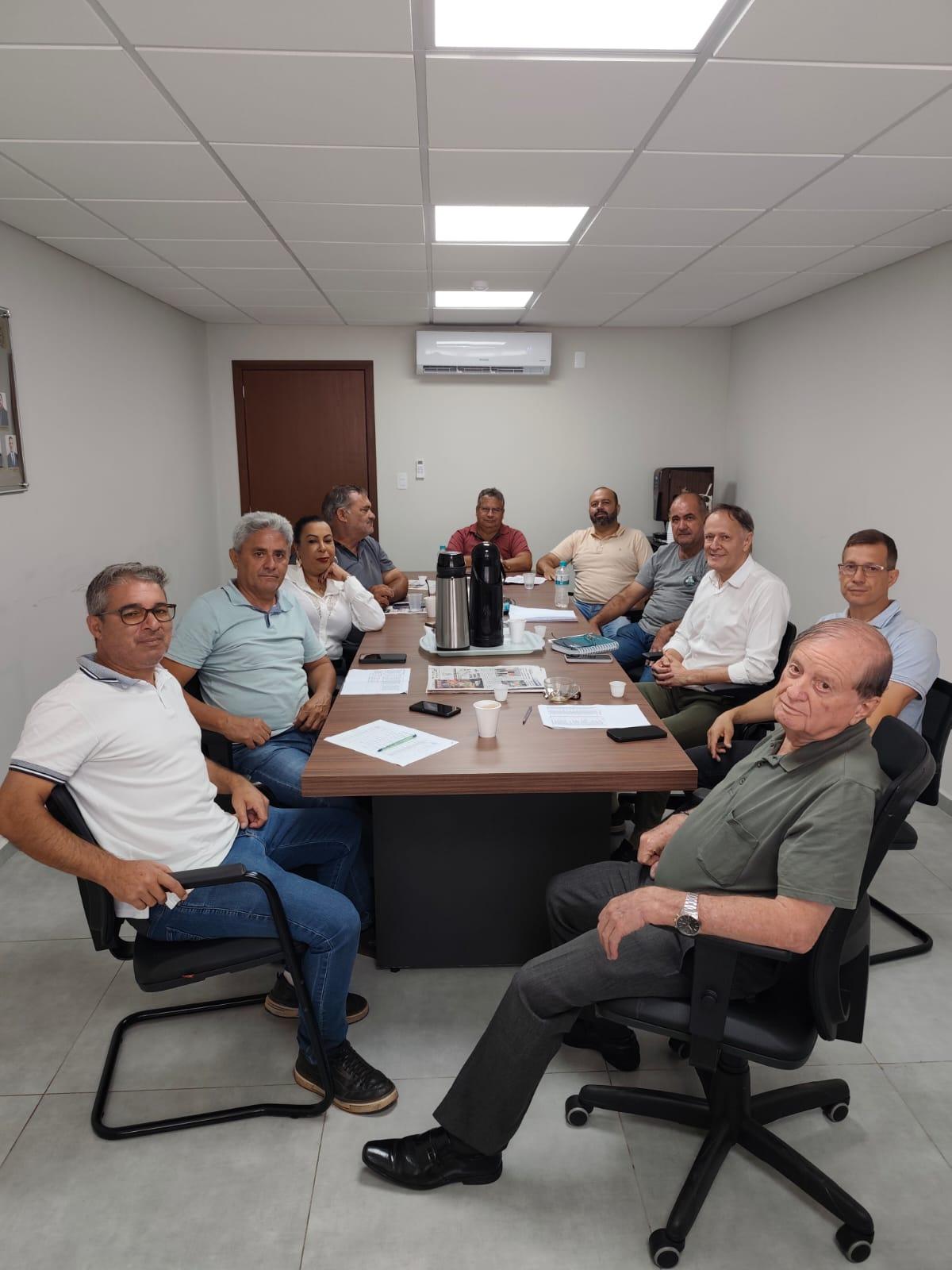 Reunião na Câmara de Terra Roxa trata do andamento dos projetos municipais