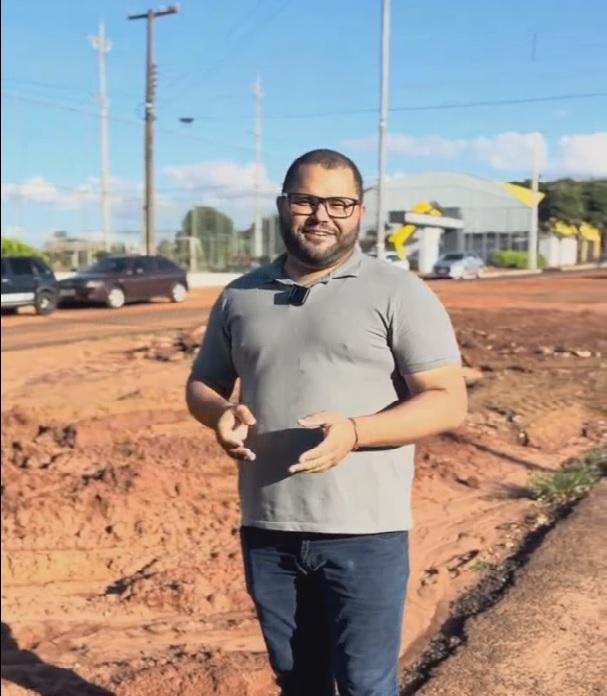 Vídeo - Vereador de Terra Roxa Clebison de Almeida esclarece polêmica sobre obra de revitalização na região do Centro Esportivo
