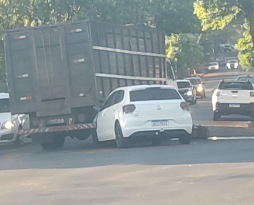 Acidente entre caminhão e carro é registrado na manhã desta sexta-feira em Palotina