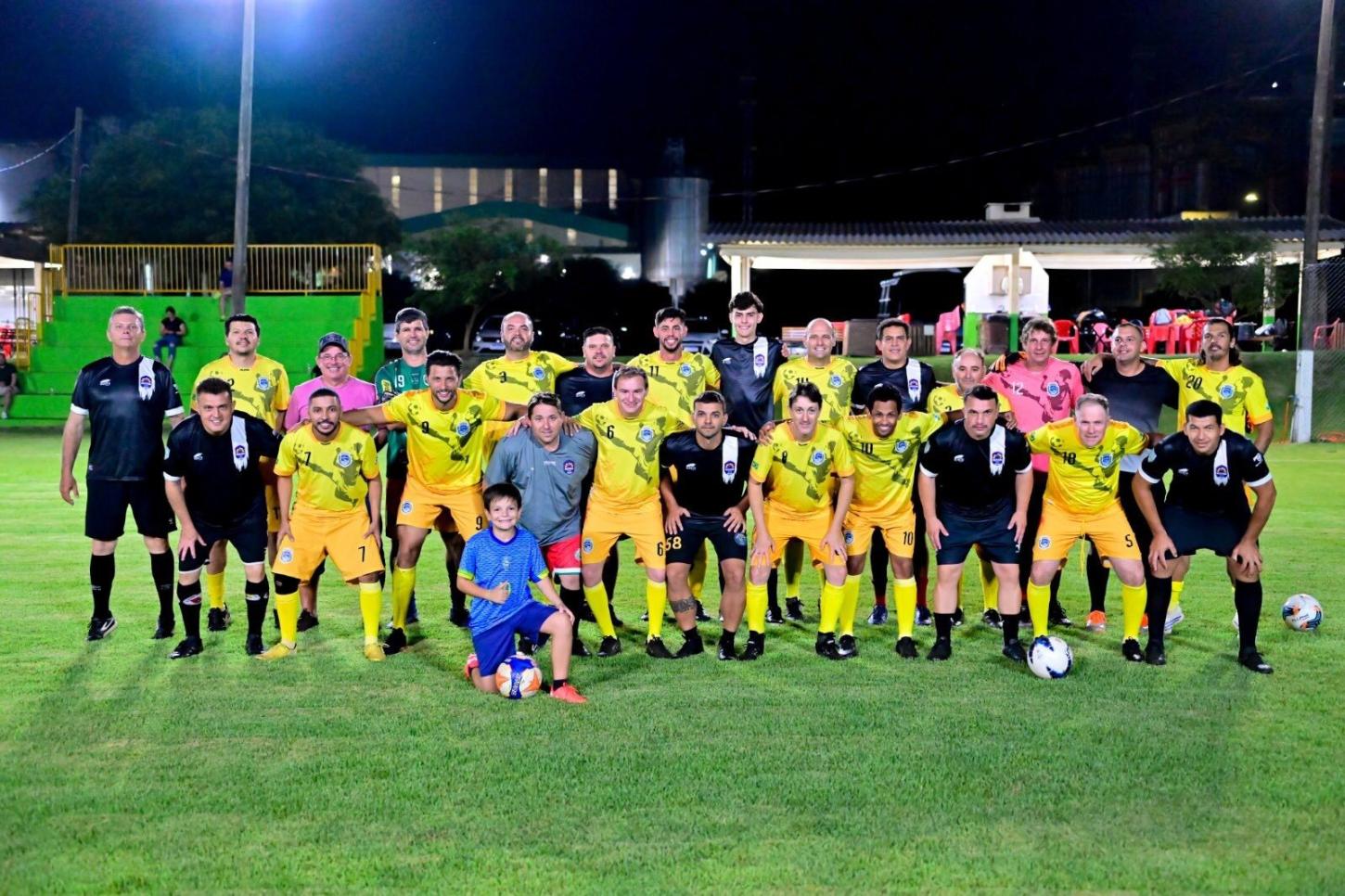 Confraternização esportiva marca encontro entre equipes de Palotina e Toledo