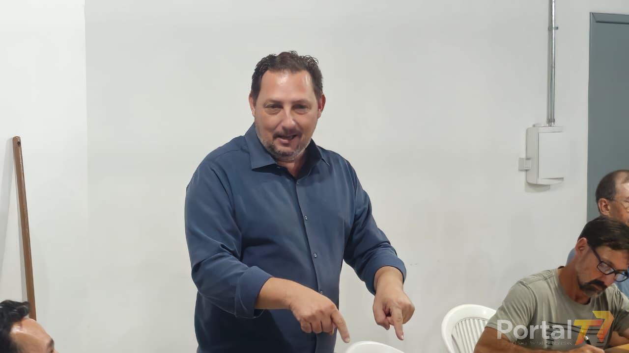 Prefeito participa de assembleia de associação moradores e destaca investimentos, segurança e melhorias na energia em Maripá