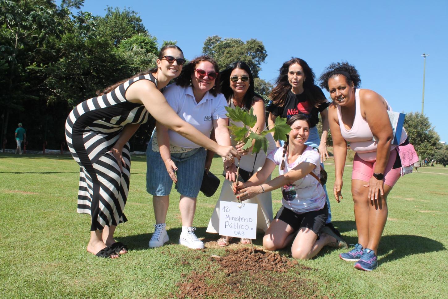 Prefeito Rodrigo Ribeiro retoma o cargo durante abertura da programação do Mês da Mulher em Palotina
