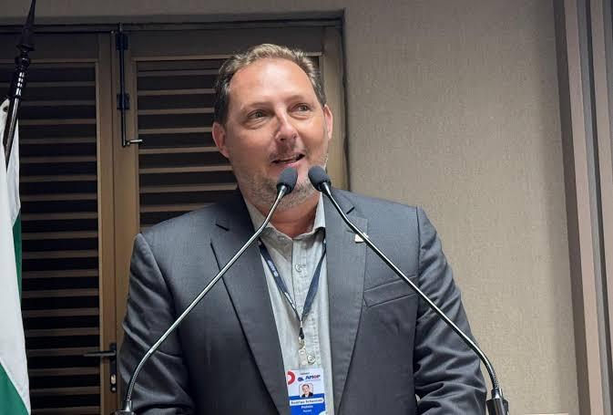 Schanoski reúne Copel, prefeitos e lideranças para discutir quedas constantes de energia no Oeste