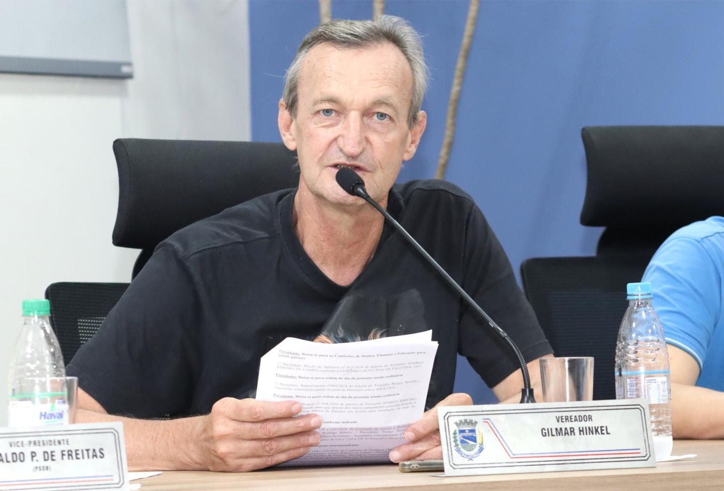 Vídeo - Projeto de Gilmar Hinkel que homenageia professores com mais de 30 anos é aprovado em Palotina