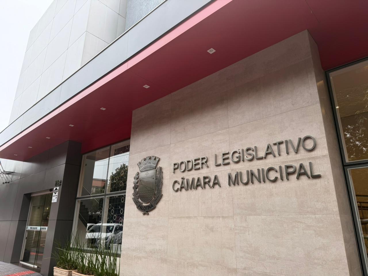 Câmara de Palotina aprova projeto que moderniza identidade visual do Legislativo.