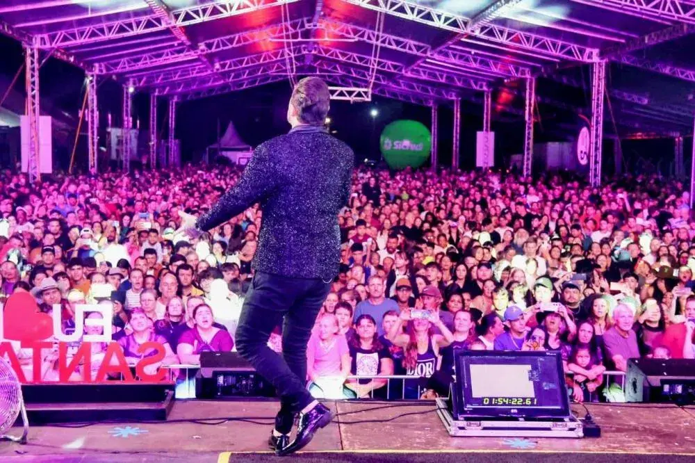 Corpo e Alma anima multidão e é destaque no segundo dia de Expo Rosa 2026