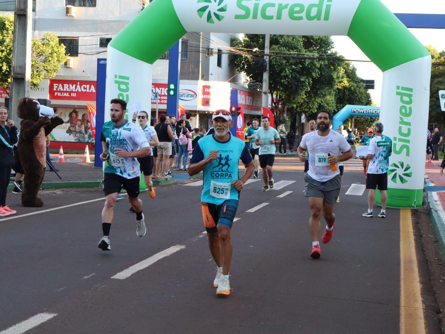 Corra com a Polícia Militar: corrida de rua reúne mais de 800 participantes e movimenta Palotina