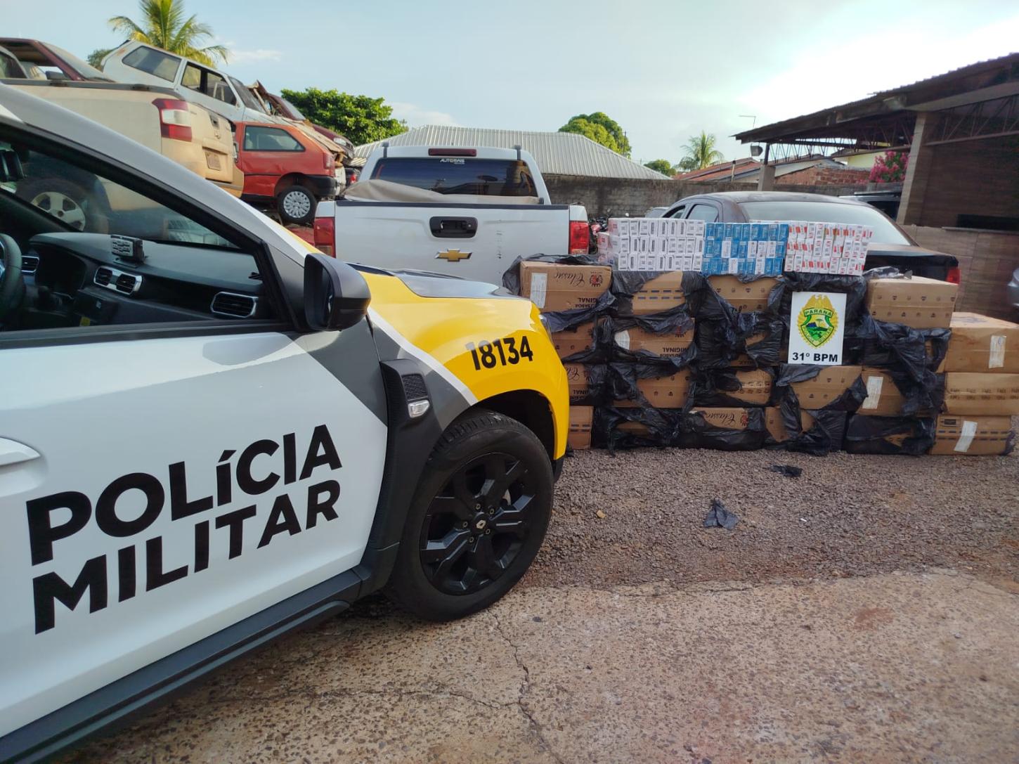 Homem é preso por contrabando de cigarros em Terra Roxa; veículos e mercadorias são apreendidos