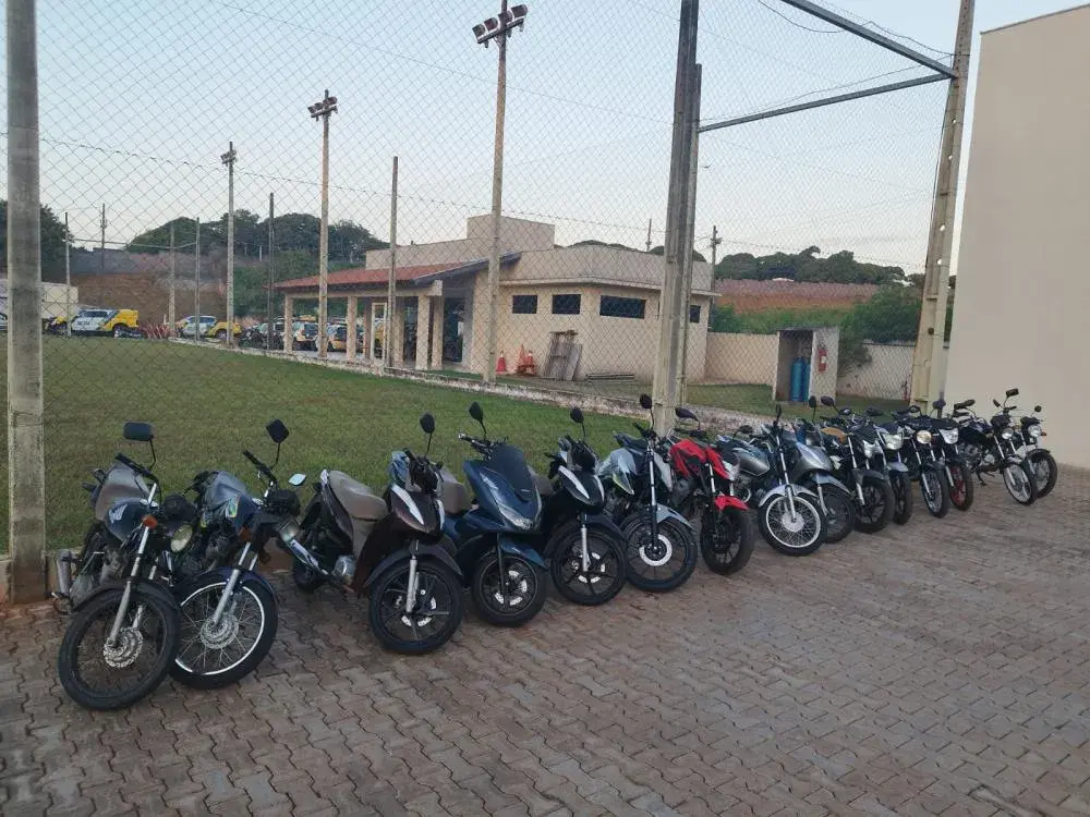 Operação da PM apreende 15 motocicletas e aplica 32 multas em Umuarama