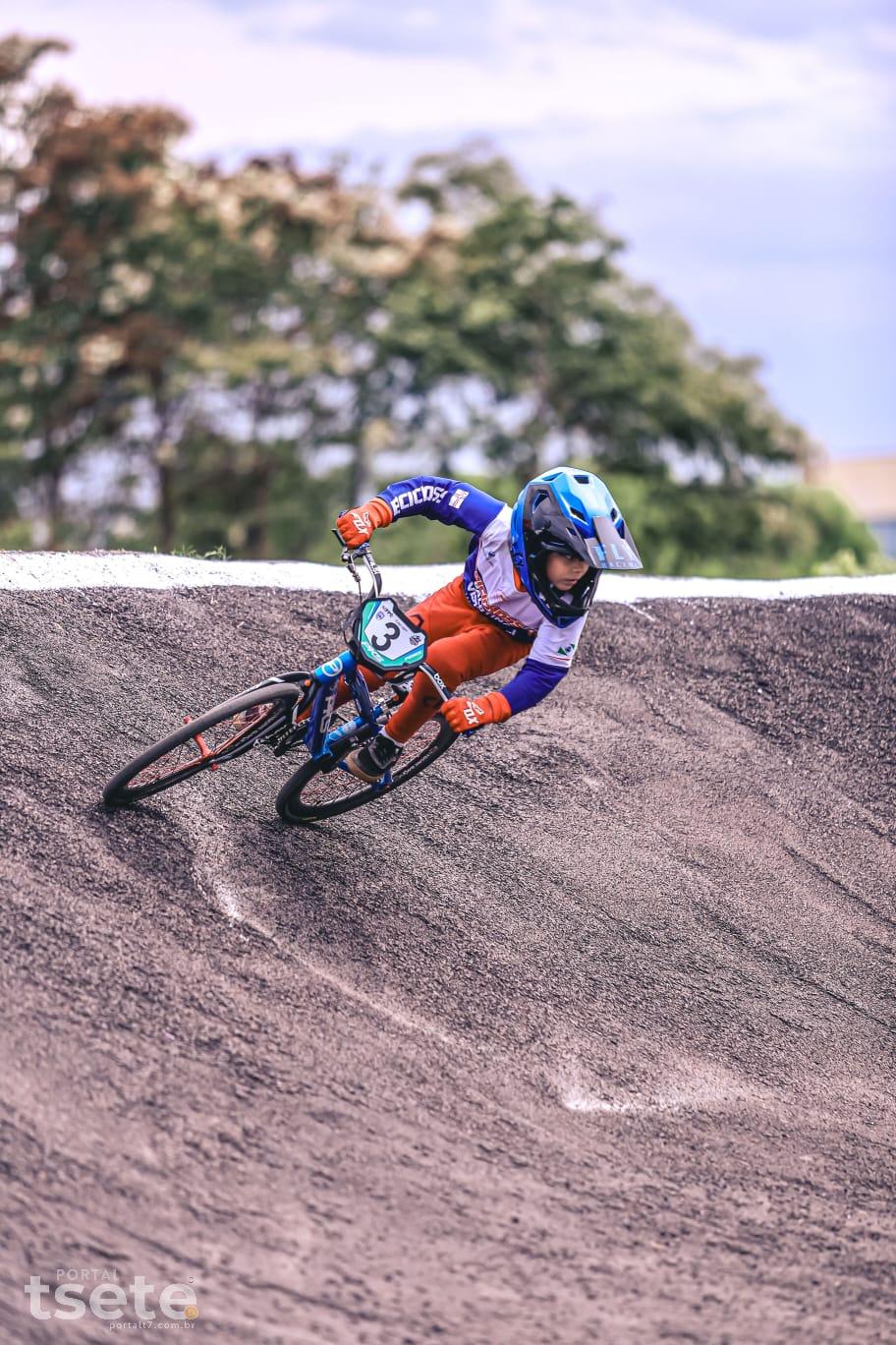 Palotina abre Campeonato Paranaense de Bicicross com recorde de público e grandes disputas