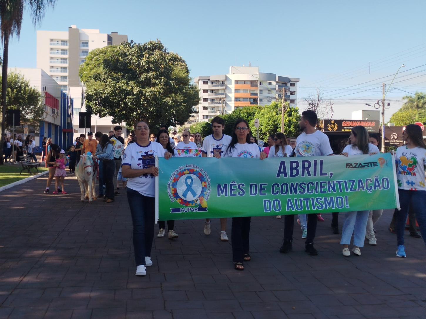 Programação especial na Praça Amadeo Piovesan marca mês de conscientização do autismo em Palotina