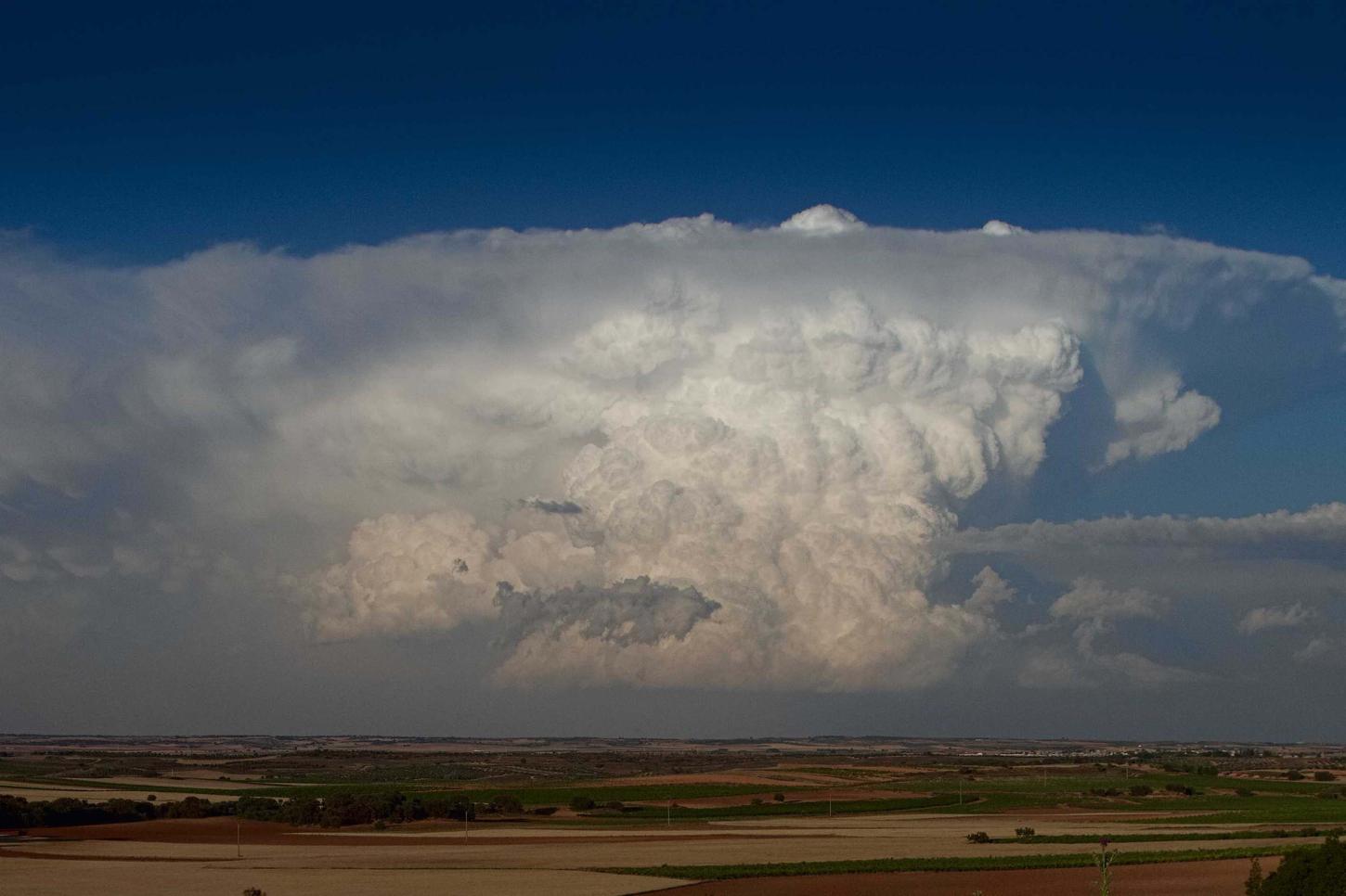 Simepar explica os tipos de nuvens que apresentam riscos de tempestades