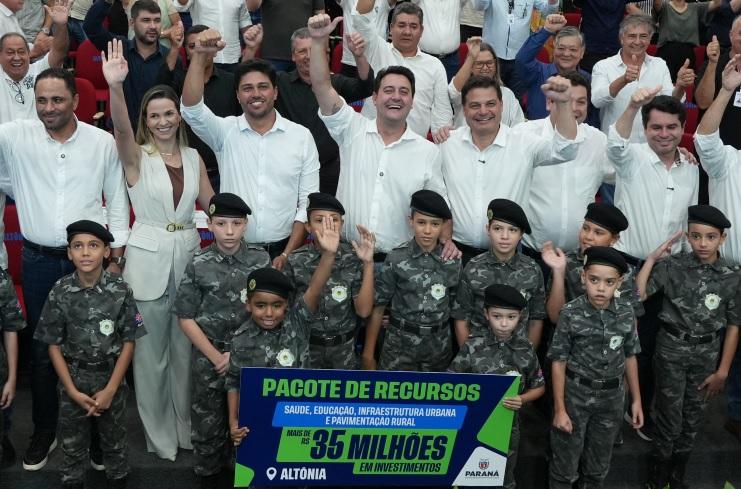 Governador libera R$ 35 milhões para obras urbanas, estradas rurais e maquinários em Altônia