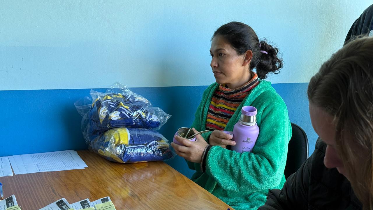 Maripá amplia investimentos na educação e entrega mais de 500 kits de uniformes escolares para alunos da rede municipal