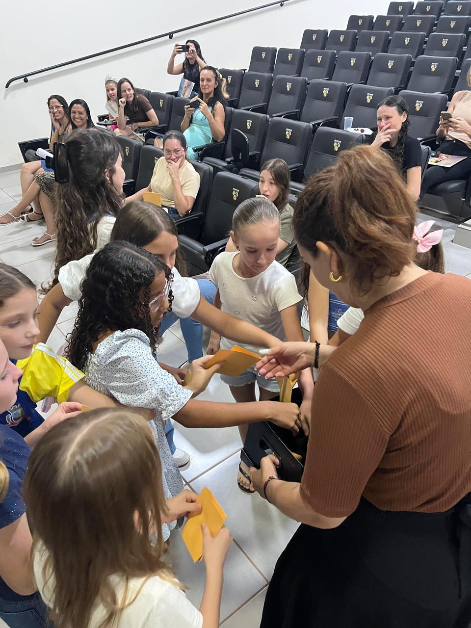 Maripá inicia oficialmente a trajetória das candidatas à Princesa das Orquídeas 2026