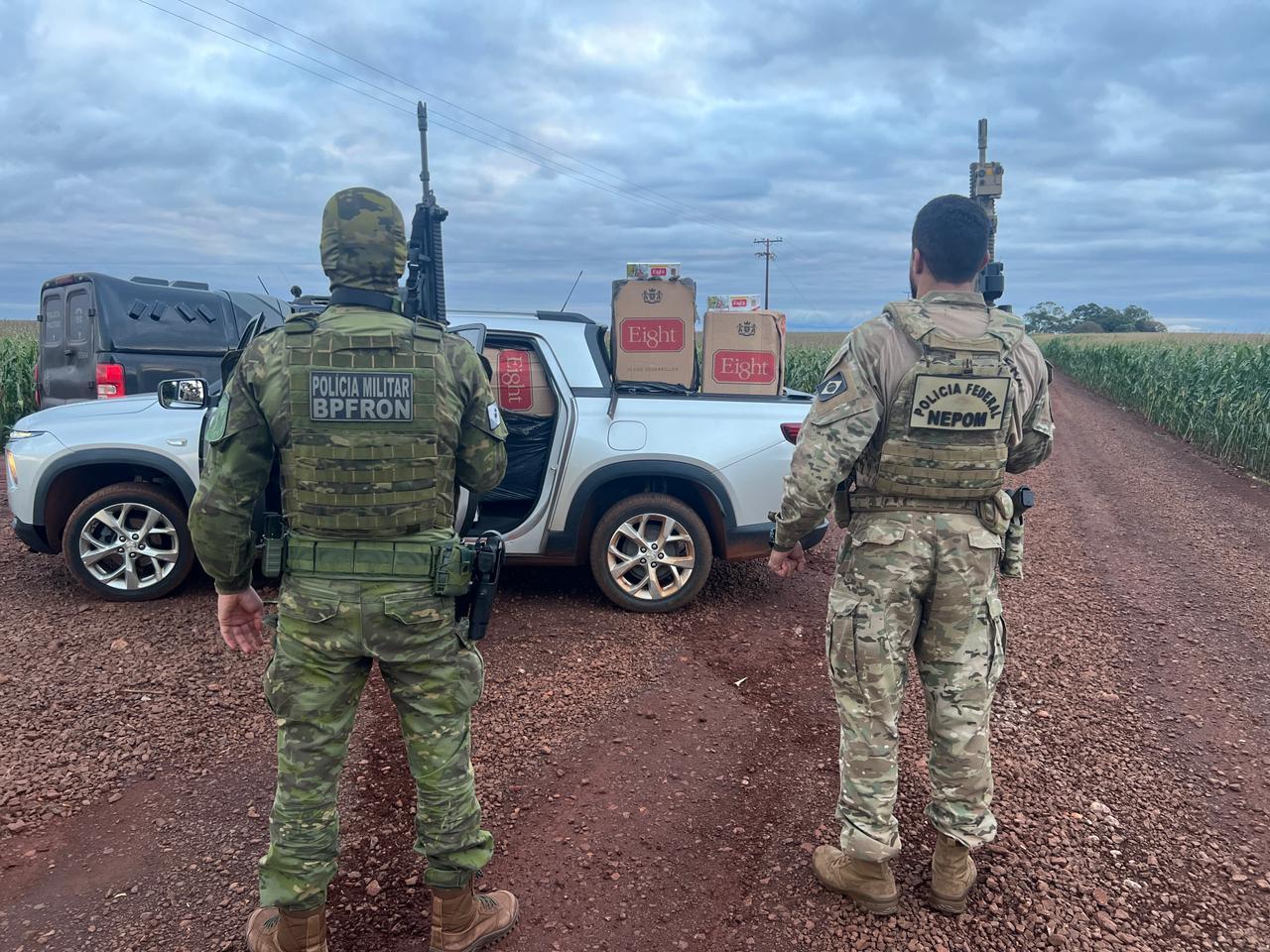 POLÍCIA FEDERAL e BPFRON apreendem carga de cigarros contrabandeados em Guaíra