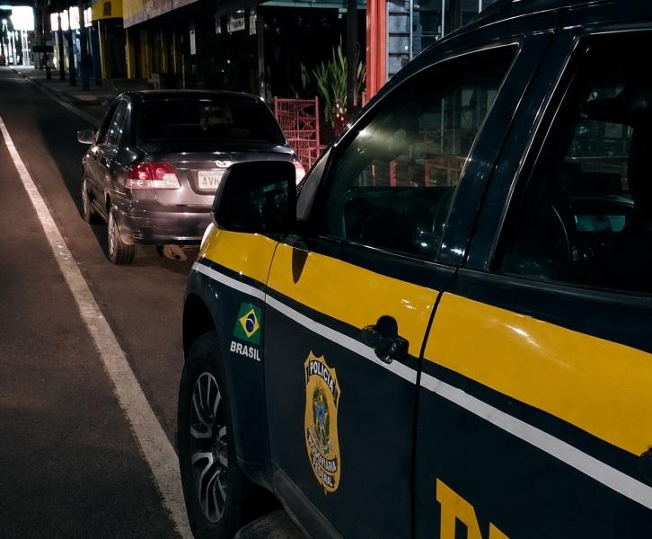 PRF detém motorista transportando quase 300 kg de drogas em Guaíra