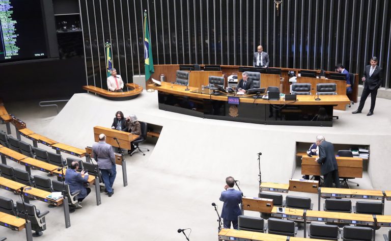 Câmara aprova redução no prazo de benefício fiscal para importadores de cacau