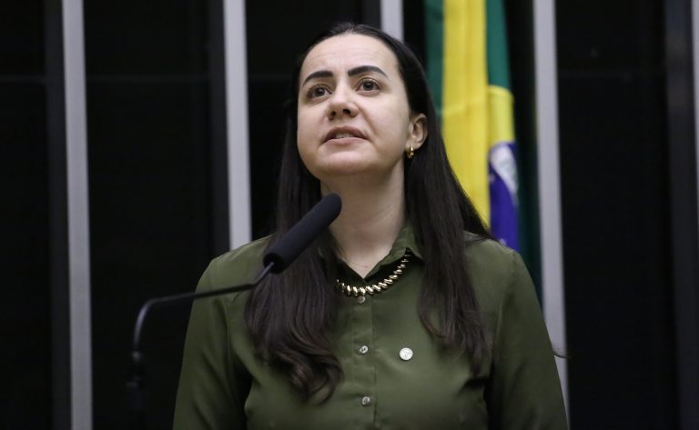 Comissão de Educação da Câmara aprova exigência de Libras para gestores da educação básica